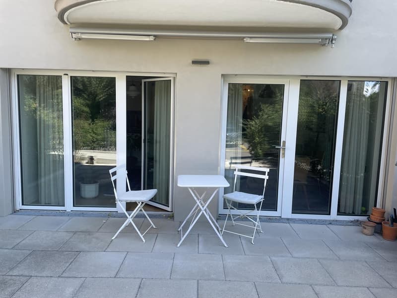 Tenant sought as of August 31, 2026 or earlier by agreement bright 2.5-room apartment in district 6 Zurich (5)