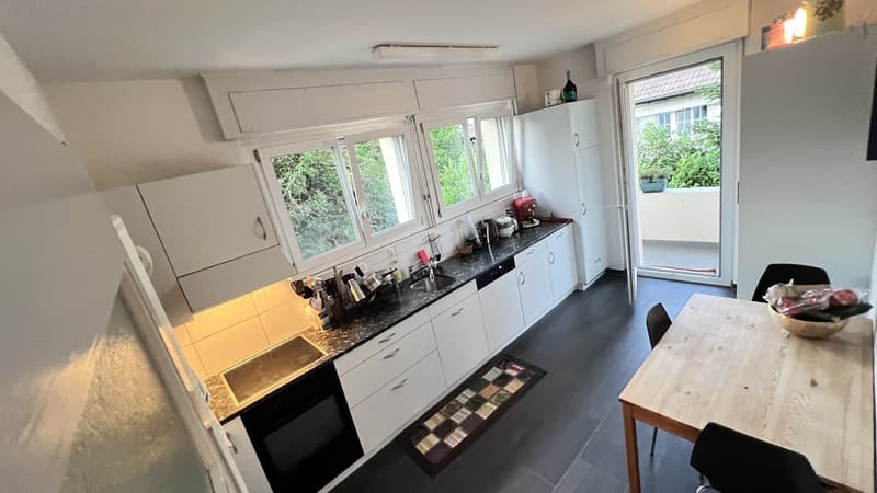Shared huge kitchen with table