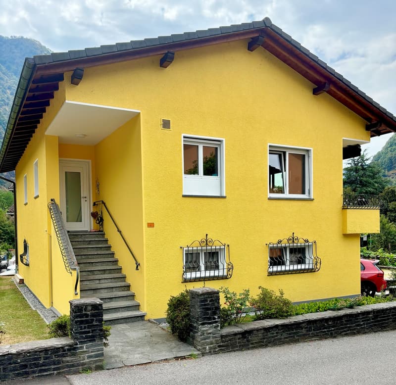 Affittiamo un grazioso e accogliente appartamento di 3½ locali a Gordevio, nel cuore della splendida Vallemaggia. L'appartamento è particolarmente adatto a persone che amano la tranquillità, la natura e il Ticino e che desiderano trovare qui, per un perio (2)