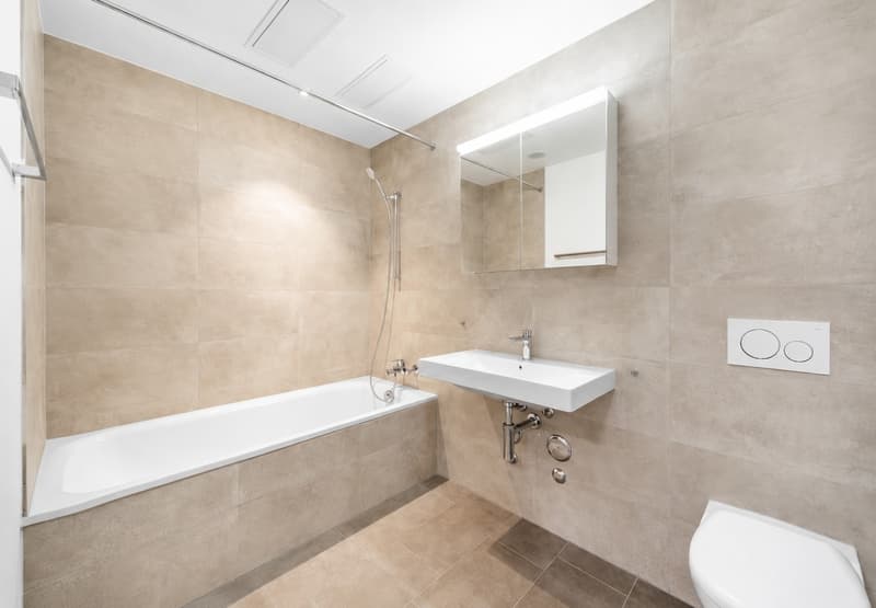 Appartement moderne de 3,5 pièces à Zurich Milchbuck avec patio privé (3)