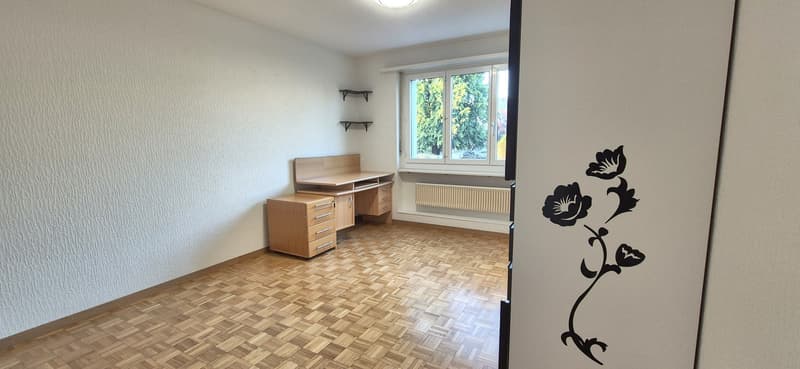Bright room in a quiet 2-person female shared apartment (3)