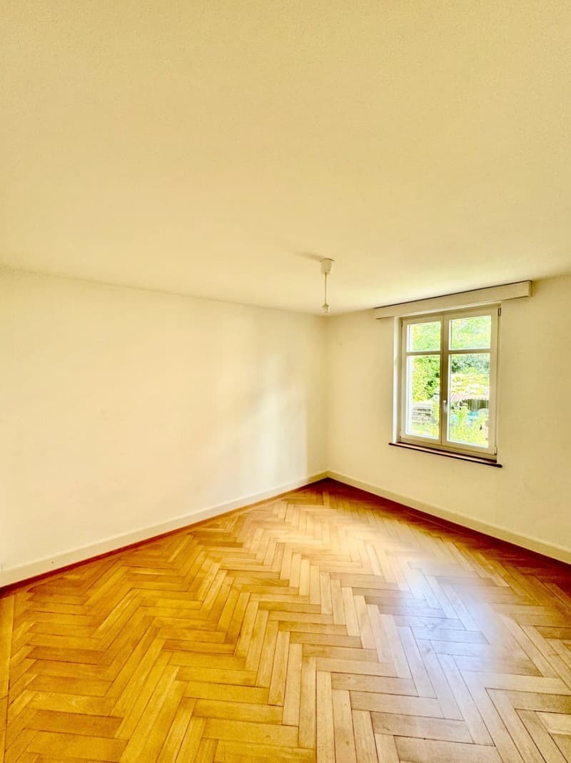 Room in old building apartment in district 6 (5)