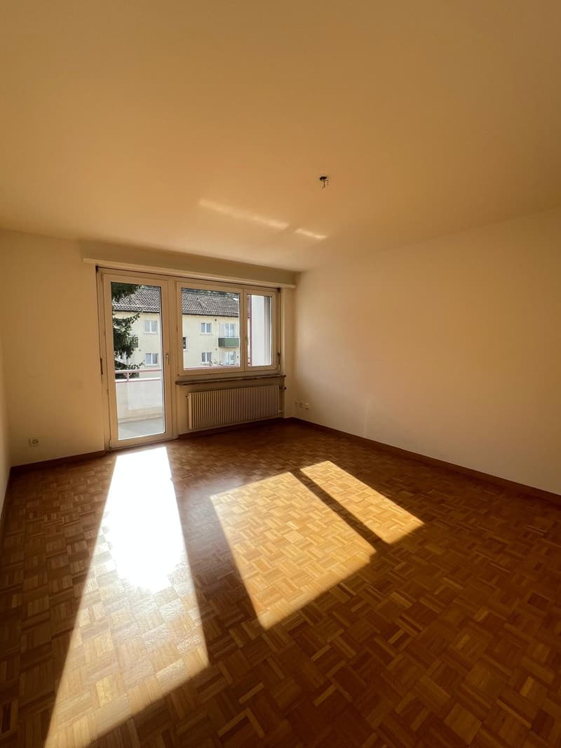 Bright 2.5-Room Apartment with Balcony in Zürich Triemli Available September 2026 (2)