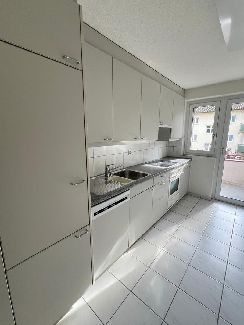 Bright 2.5-Room Apartment with Balcony in Zürich Triemli Available September 2026 (3)