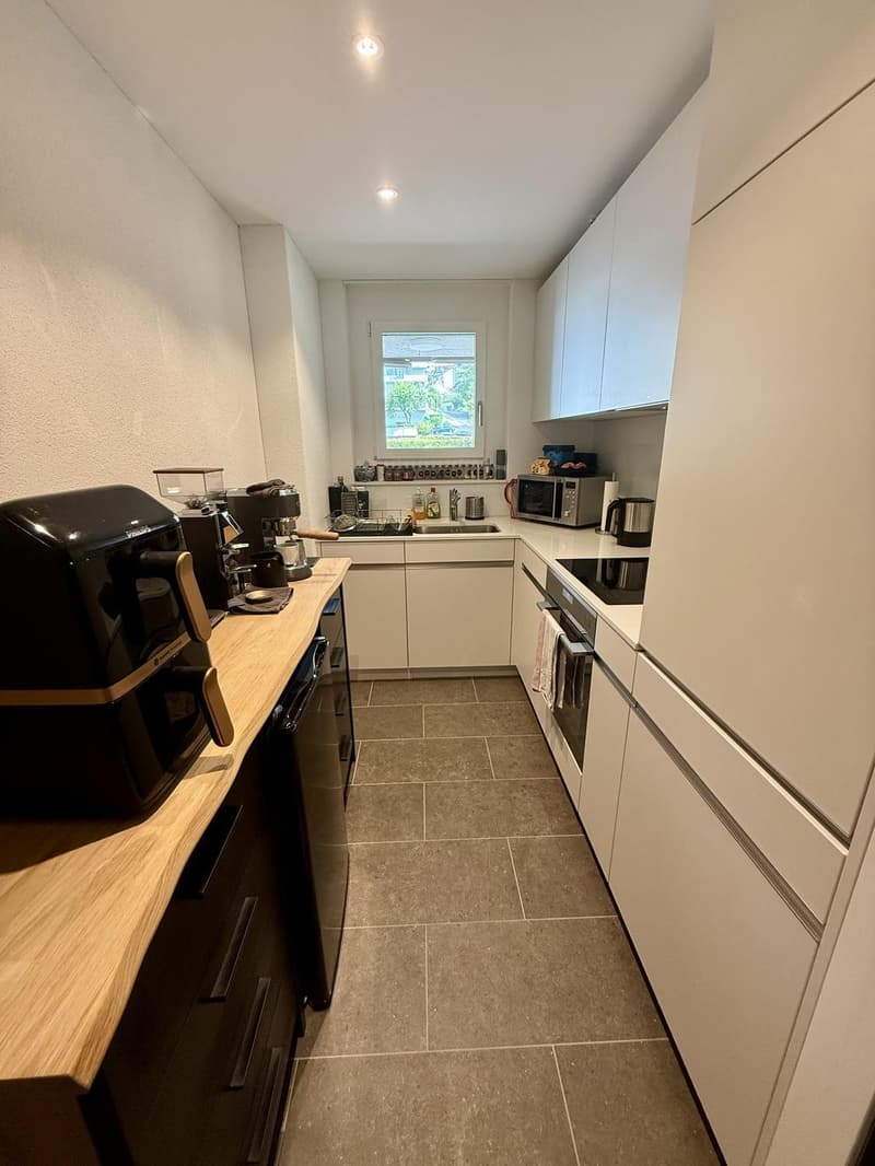 Appartement moderne de 1,5 pièces avec balcon à Zug (2)