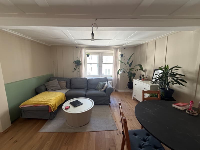 2.5-room non-smoking apartment in the old town of Aarau, partially furnished, available from September 1st or by arrangement (1)
