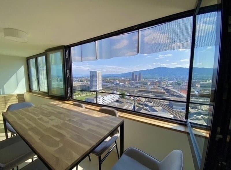 Bright & Spacious Room in Zurich (4)