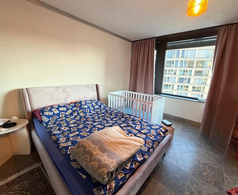 Zentrale 4.5 Zimmer-Wohnung an der Europaallee in Zürich (3)