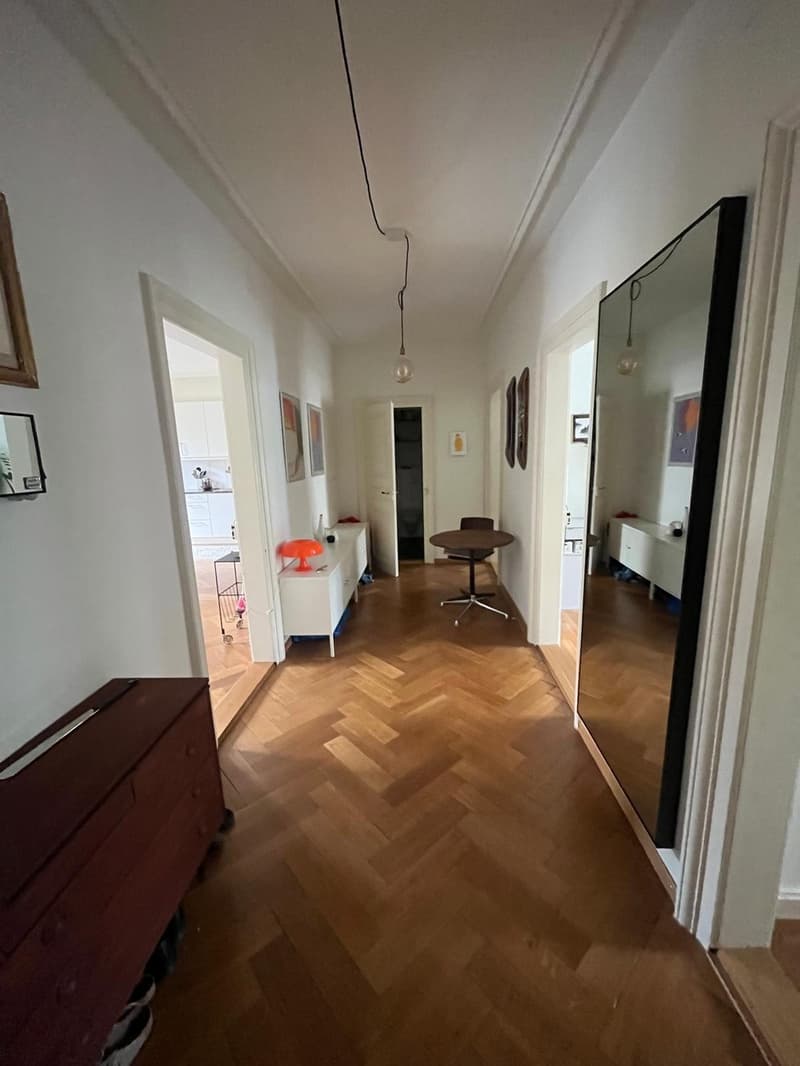 Shared flat with a view, balcony & great location in 4057, 1 room available from August (9)