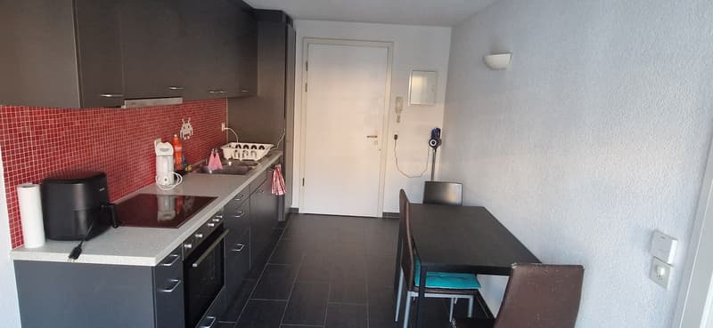 Helles WG-Zimmer in 2er-Studentinnen-WG Nähe Uni Pérolles (4)