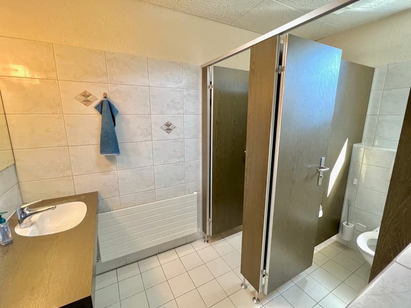 Sehr grosses Zimmer in moderner Wohnung :) (6)