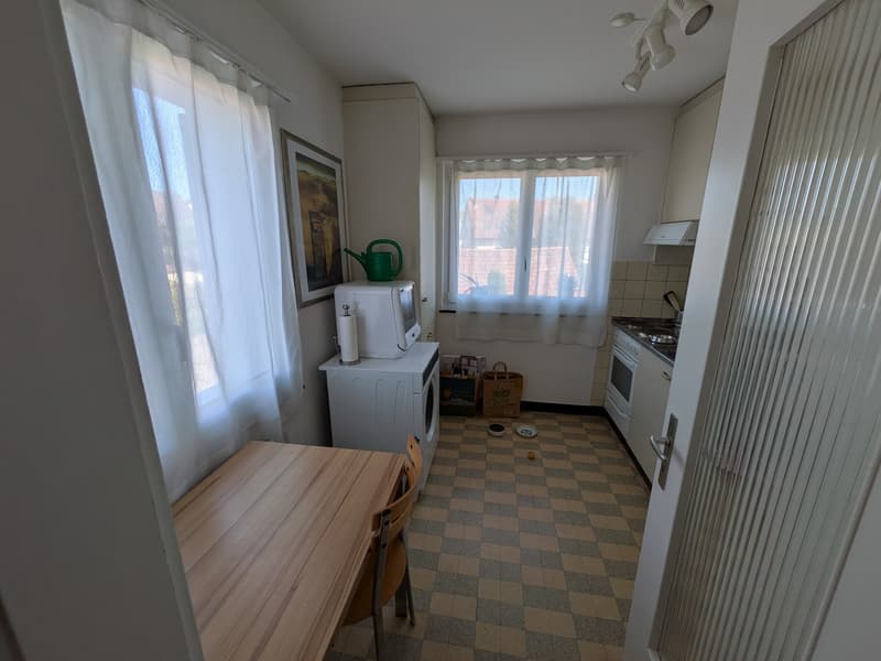 Gemütliche 2.5-Zimmer-Wohnung mit super Standort (4)