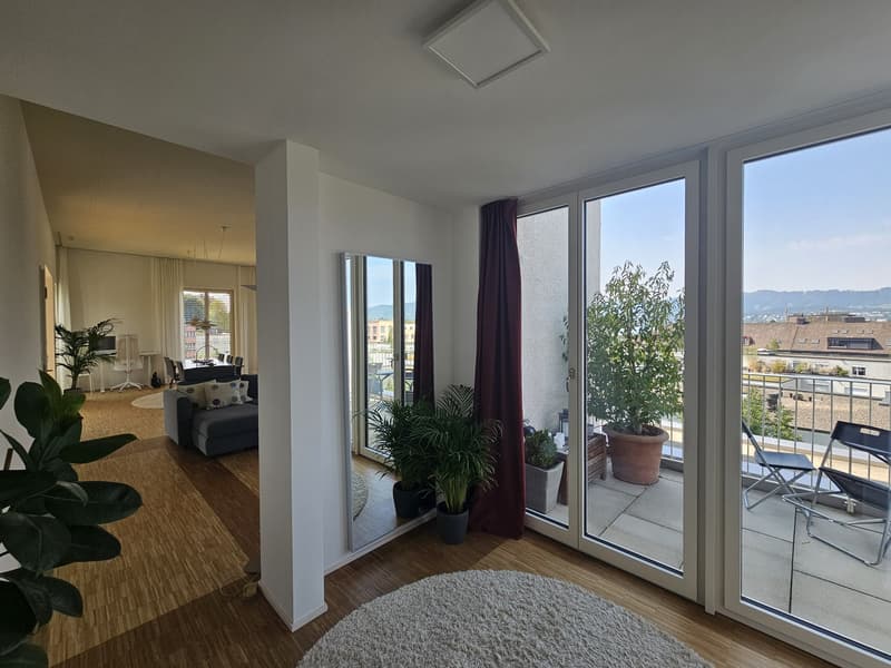 Appartement attique exclusif de 2,5 pièces avec vue sur le lac et les montagnes à Zurich (5)