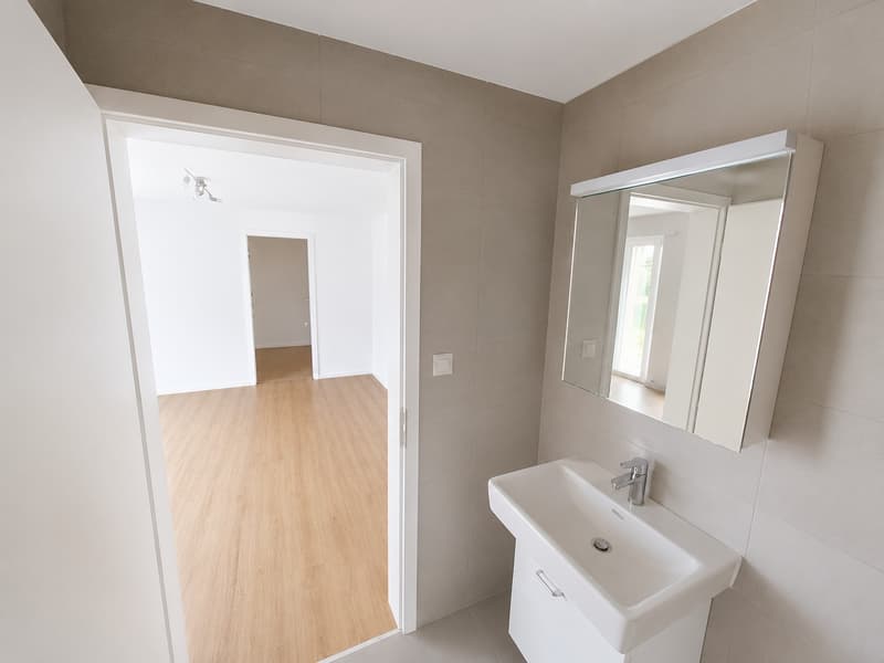 Helle, moderne 2.5-Zimmer Wohnung an ruhiger Lage (4)