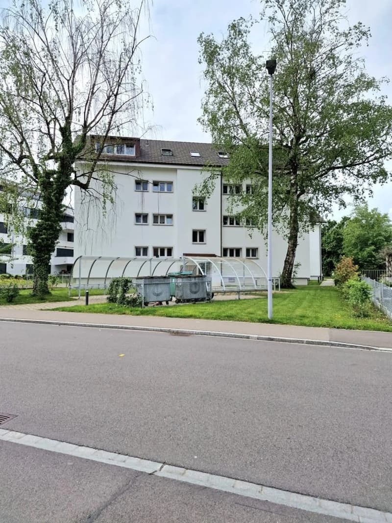 Helle, moderne 2.5-Zimmer Wohnung an ruhiger Lage (7)