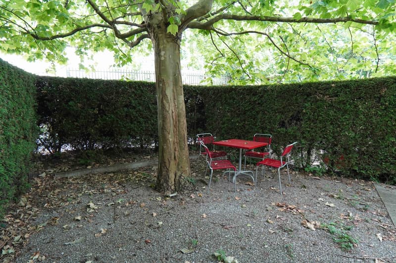 Charming 2.5-Room Ground Floor Apartment with Garden near Lake Zürich Seestrasse, 8038 Zürich (4)