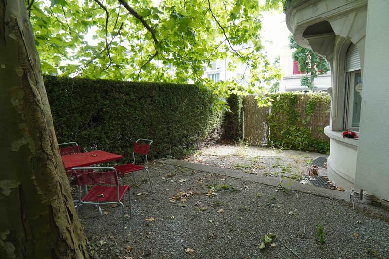 Charming 2.5-Room Ground Floor Apartment with Garden near Lake Zürich Seestrasse, 8038 Zürich (3)