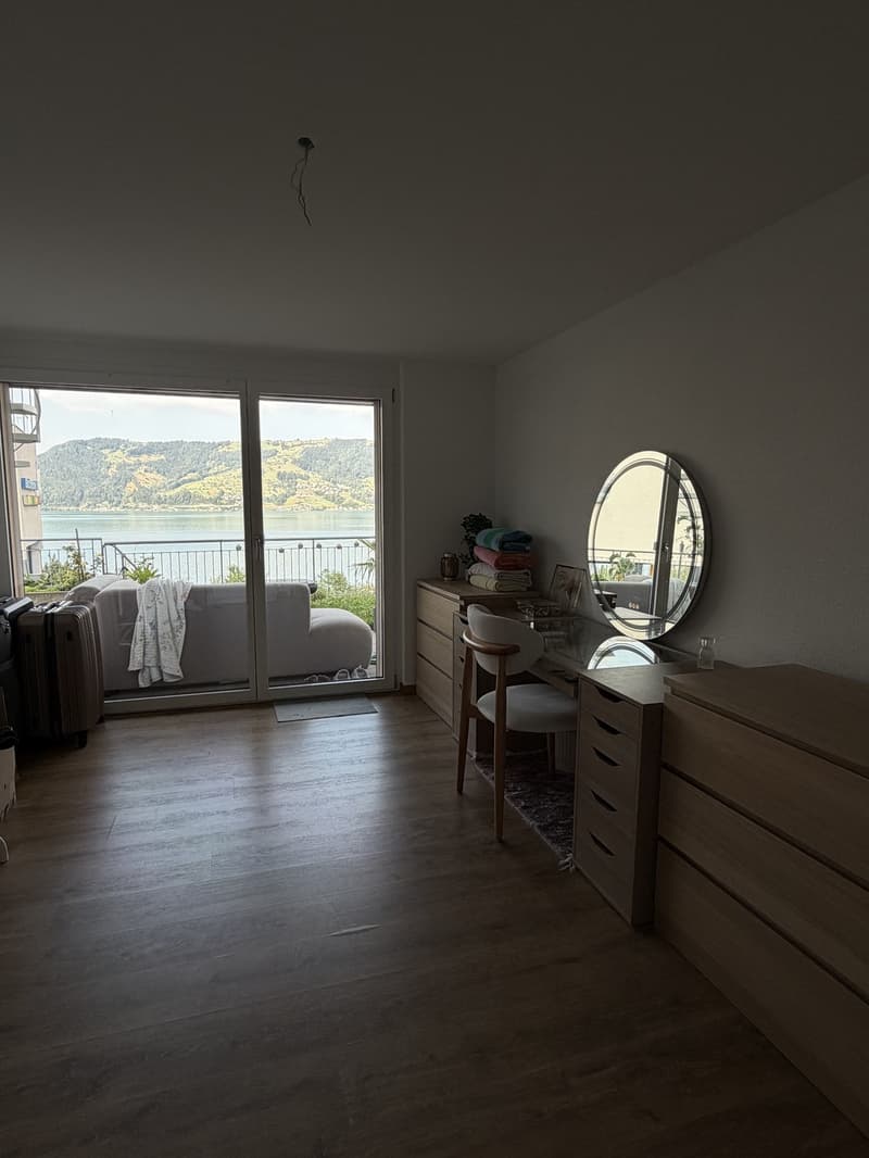 Charming 4.5-room maisonette apartment with balcony and view in Immensee (5)
