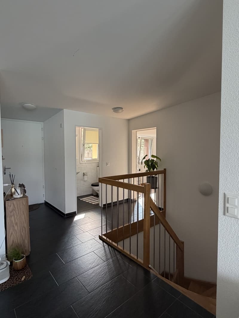 Charming 4.5-room maisonette apartment with balcony and view in Immensee (9)