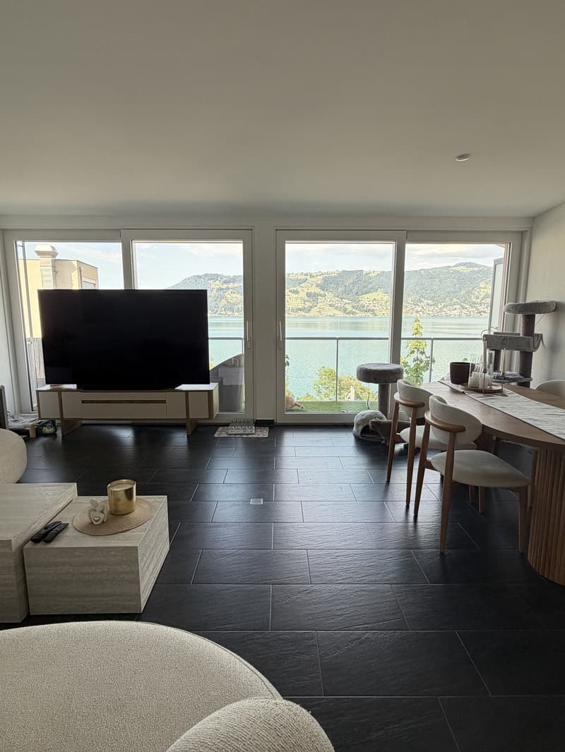 Charming 4.5-room maisonette apartment with balcony and view in Immensee (12)