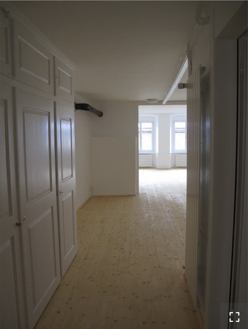 Recherche locataire pour appartement de 2,5 pièces en vieille ville avec pièce supplémentaire 100 m² (8)