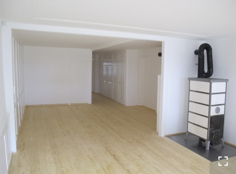 Recherche locataire pour appartement de 2,5 pièces en vieille ville avec pièce supplémentaire 100 m² (3)