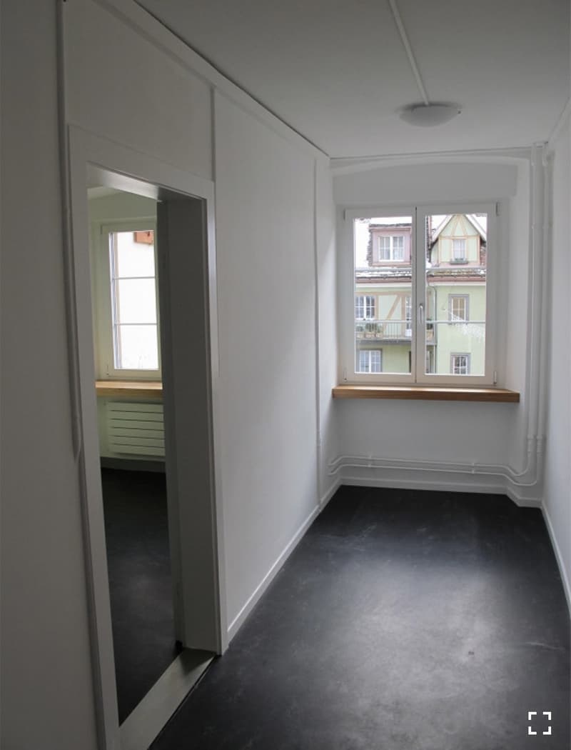 Recherche locataire pour appartement de 2,5 pièces en vieille ville avec pièce supplémentaire 100 m² (9)