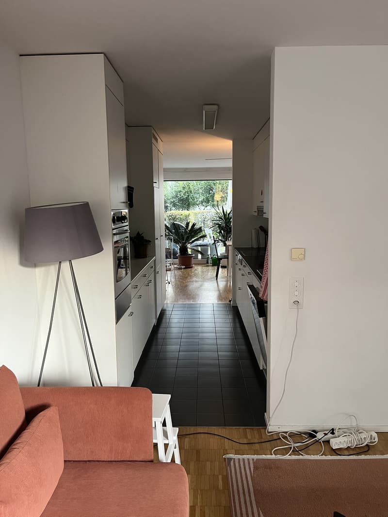 Bright unfurnished room in shared Altstetten apartment, 15min to Zurich city center (5)