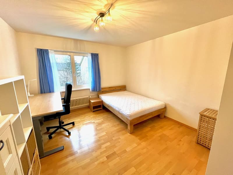 Ruhig gelegenes WG-Zimmer mit guter Verkehrs-/ÖV Anbindung :) (1)