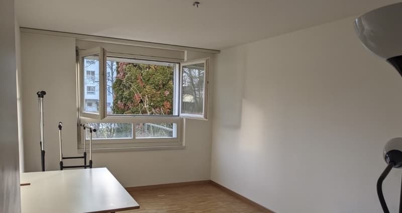 Room - Spacious & Quiet amid Nature (2)