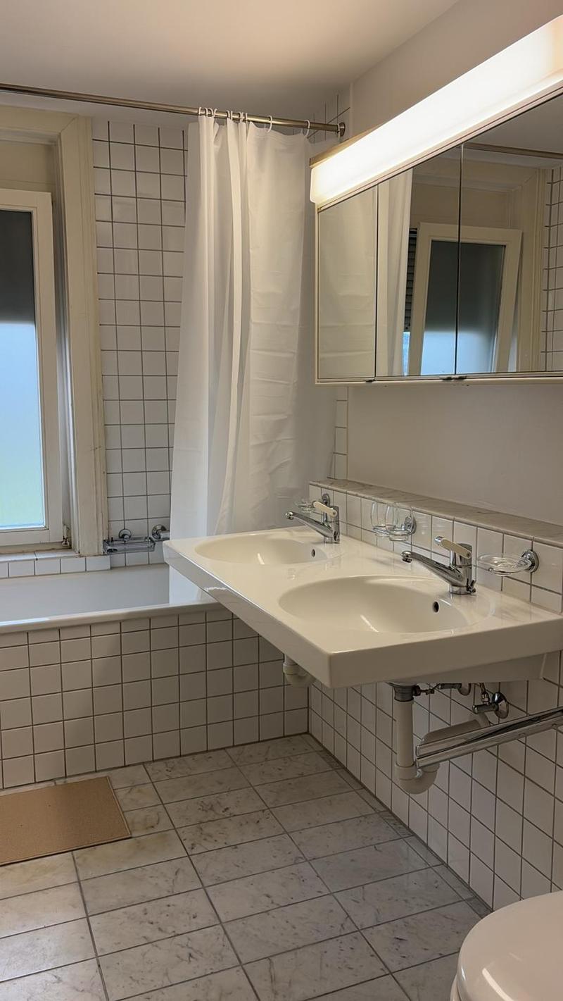 Helles möbliertes Zimmer in 4-er WG im Herzen von St. Gallen - inkl. Nebenkosten (4)