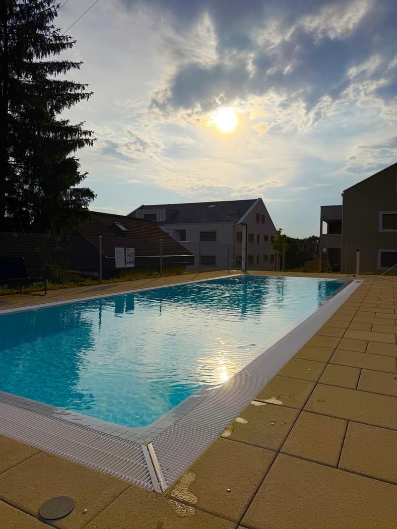 Appartamento luminoso con piscina (2)