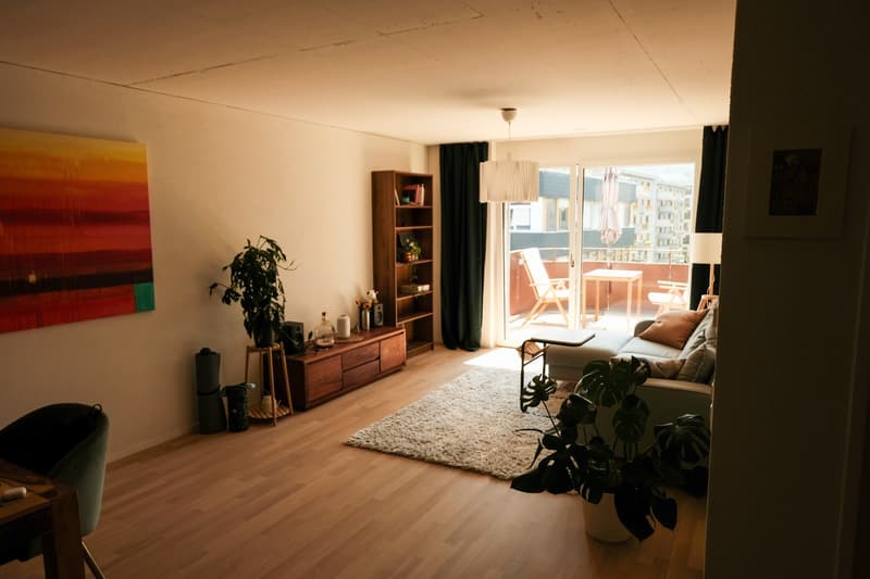 Helle 2.5-Zimmer-Neubauwohnung mit Weitsicht nahe Stettbach (2)