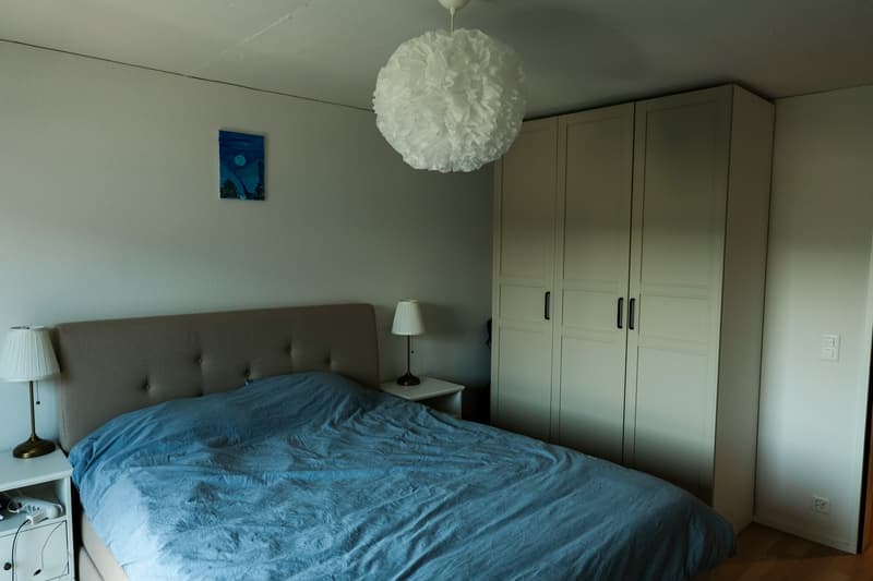 Helle 2.5-Zimmer-Neubauwohnung mit Weitsicht nahe Stettbach (5)