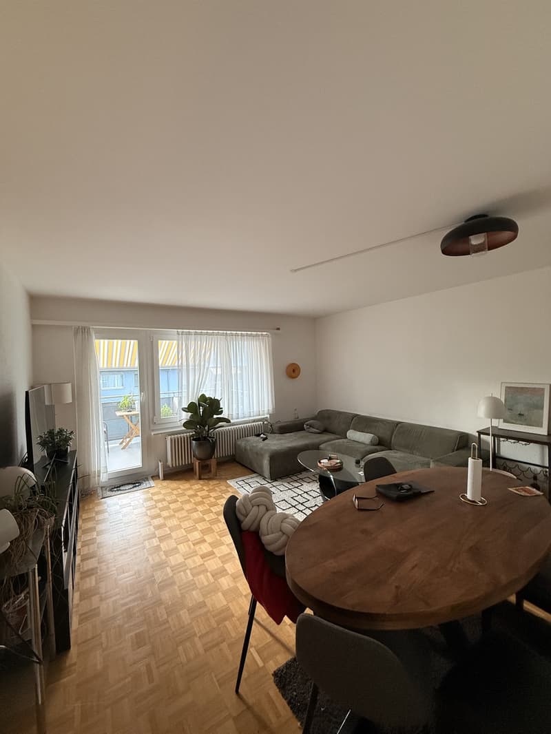 Bright, unfurnished room in a fully equipped 2-person flatshare | Helles, unmöbliertes Zimmer in voll ausgestatteter 2er-WG (4)