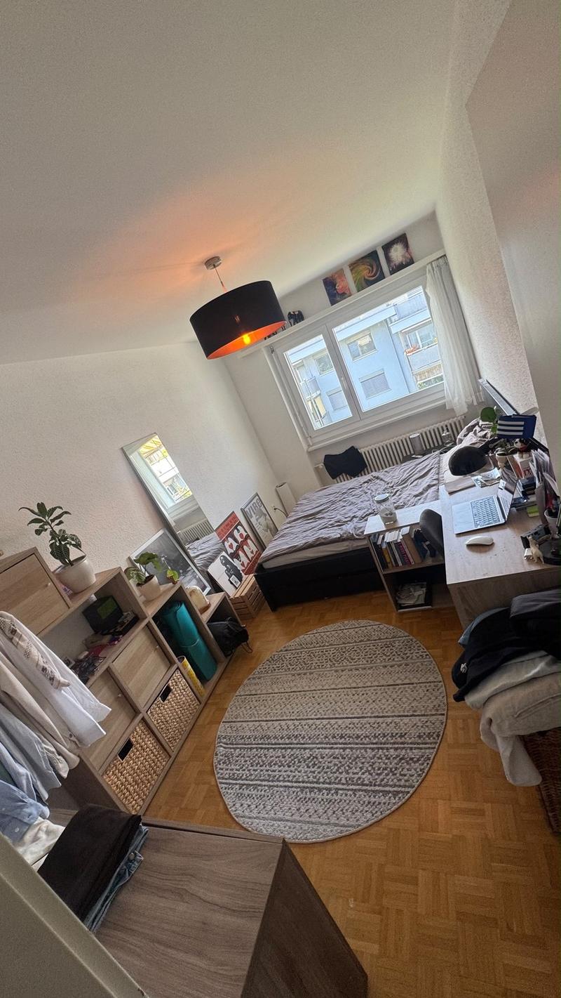 Bright, unfurnished room in a fully equipped 2-person flatshare | Helles, unmöbliertes Zimmer in voll ausgestatteter 2er-WG (2)