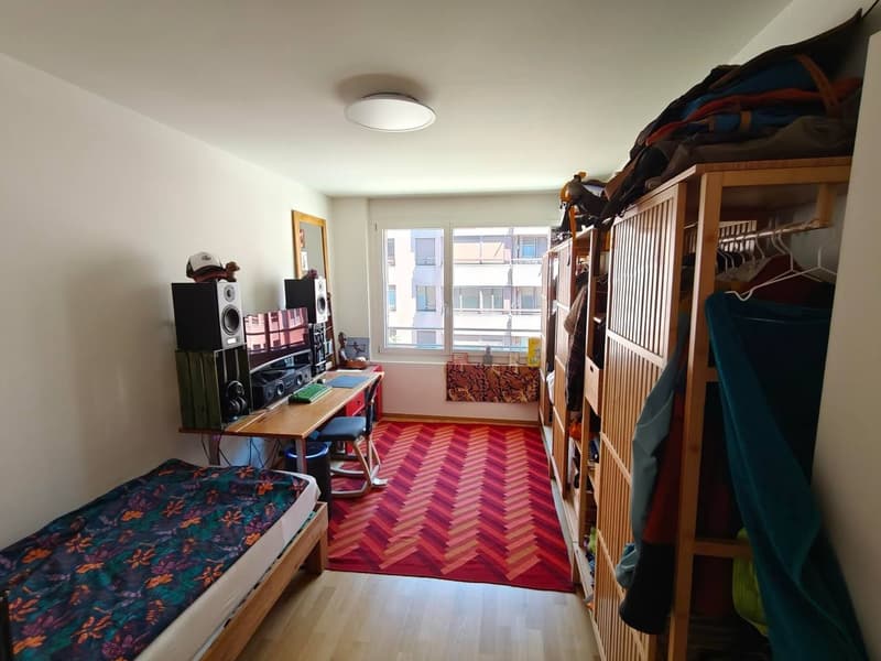 Flatmate for 4-person shared apartment in Gundeli (1)