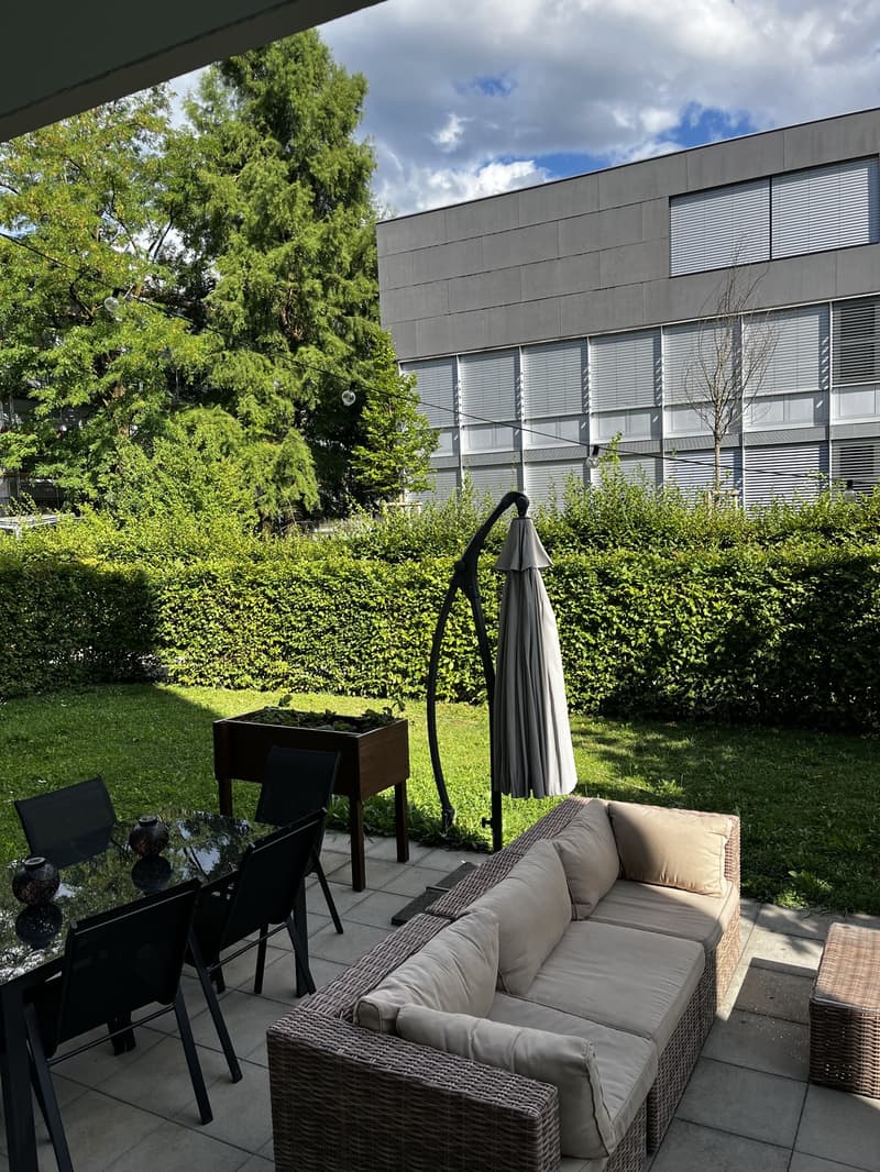 Grosses Zimmer in moderner Wohnung mit Garten befristet (FebruarJuni, flexibel) (2)