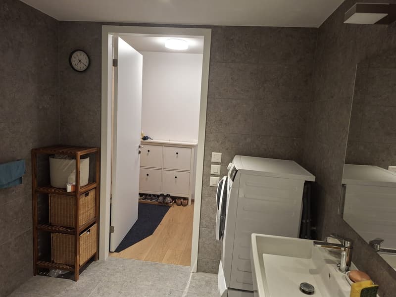 Appartamento moderno 3.5 locali con vista spettacolare su Ilanz, 6° piano con ascensore e balcone (6)