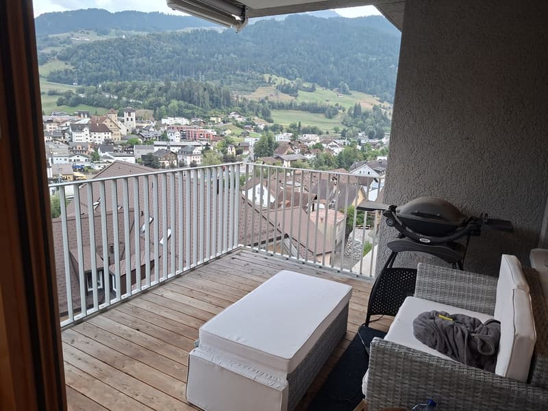 Appartamento moderno 3.5 locali con vista spettacolare su Ilanz, 6° piano con ascensore e balcone (7)