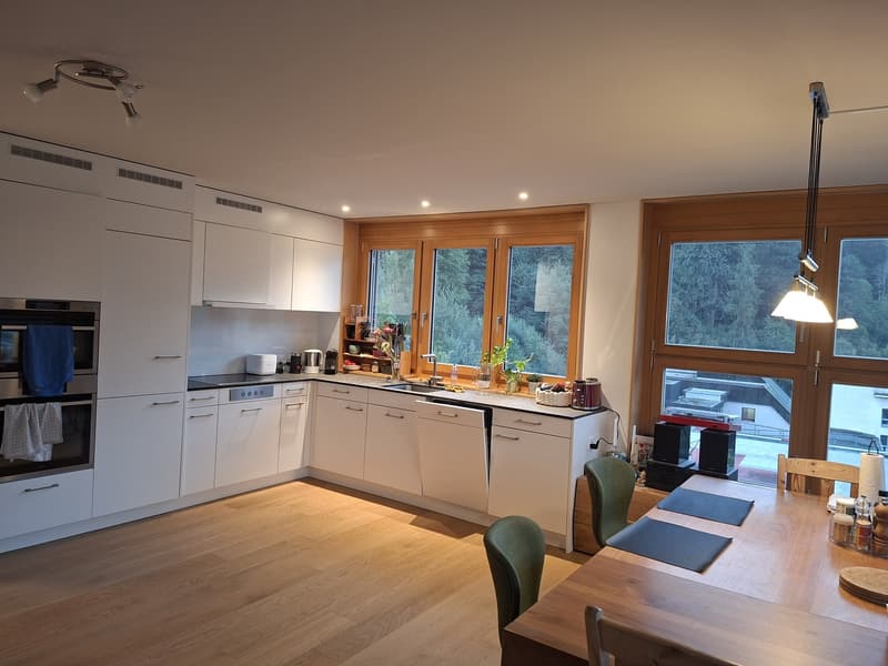 Appartamento moderno 3.5 locali con vista spettacolare su Ilanz, 6° piano con ascensore e balcone (2)