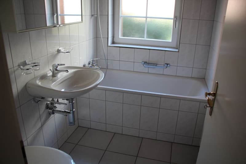 Ruhige 2.5-Zimmer-Wohnung in Oberwil bei Zug nahe am Zugersee (11)
