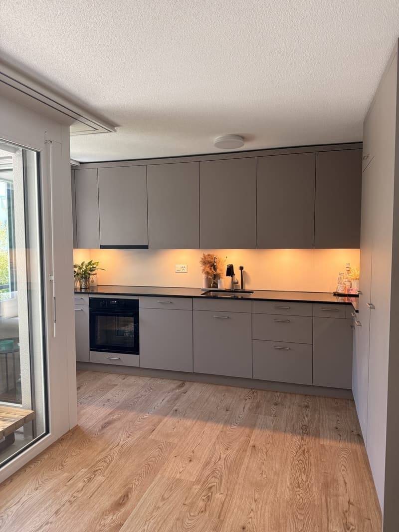 Camera moderna in condivisione con bagno privato & balcone a Ostermundigen (6)