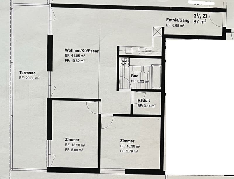 Cercasi inquilino per appartamento di 3 ½ locali in posizione centrale con ampio balcone coperto nel bosco (9)
