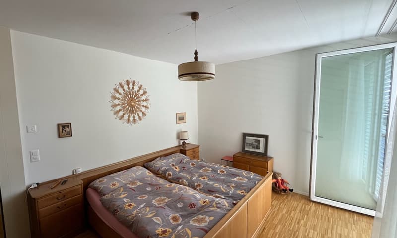 Cercasi inquilino per appartamento di 3 ½ locali in posizione centrale con ampio balcone coperto nel bosco (7)