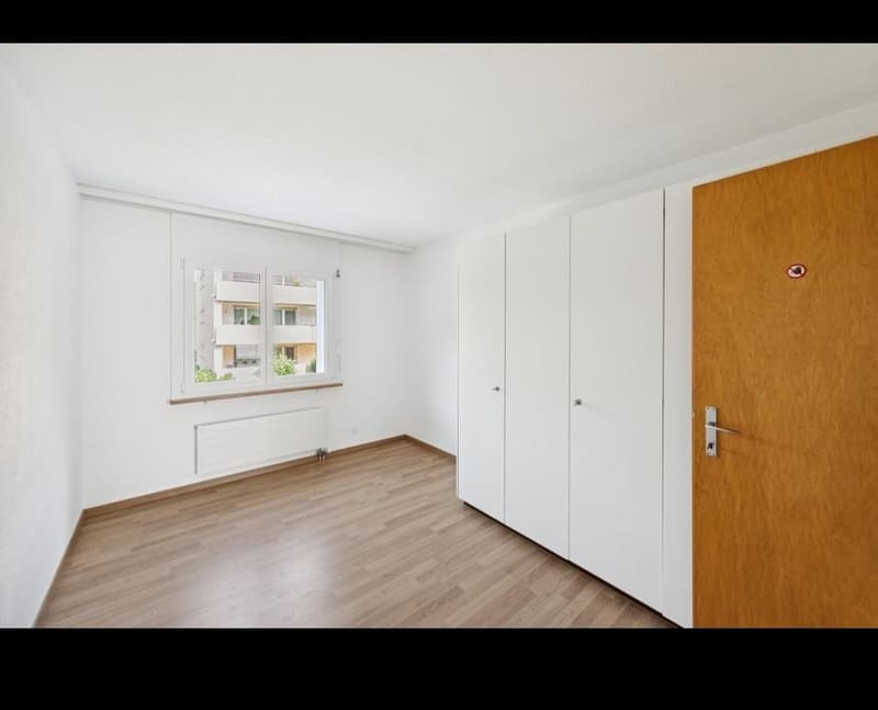 Tenant sought. Bright 4.5-room apartment with balcony (3)