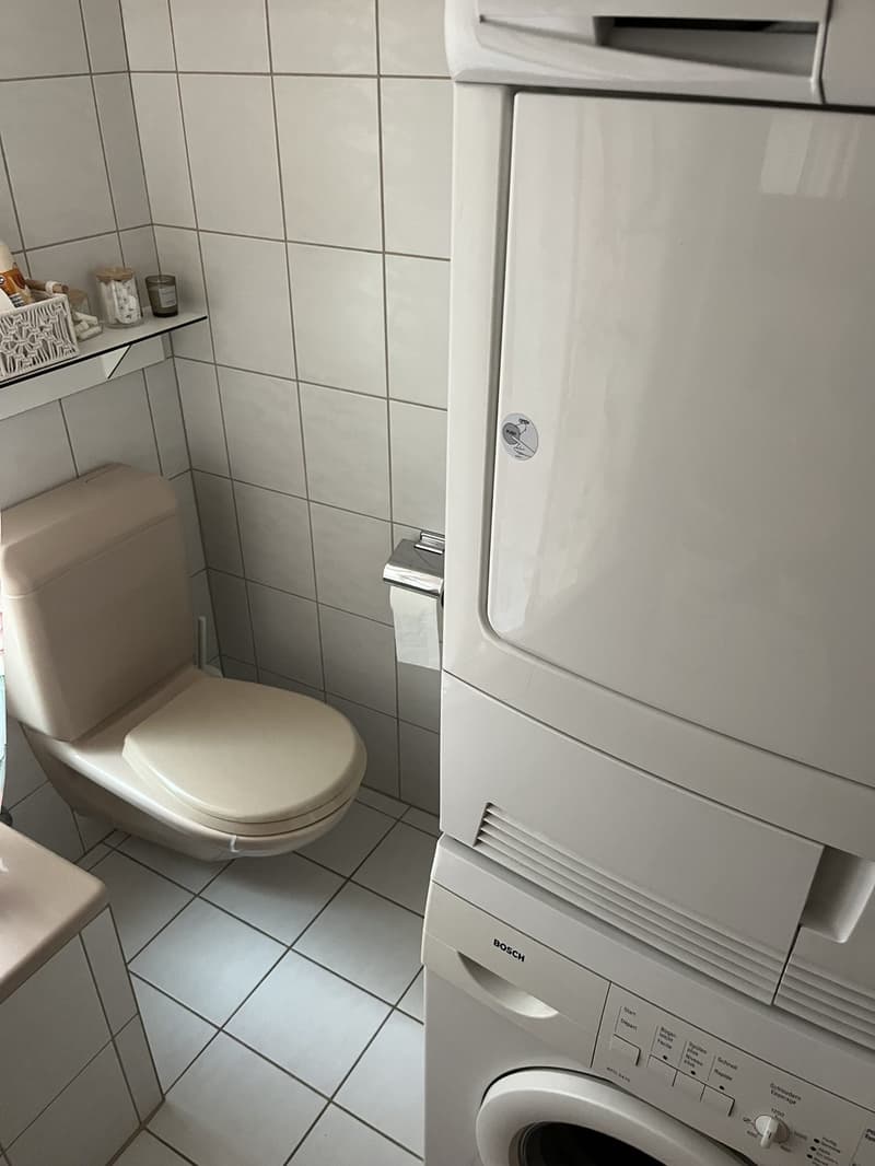 Bathroom with Washing Machine an Dryer