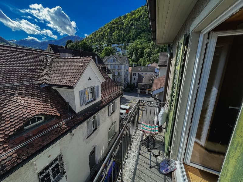 Aussicht aus dem Fenster. Blick Richtung Brambrüesch und Arosa.