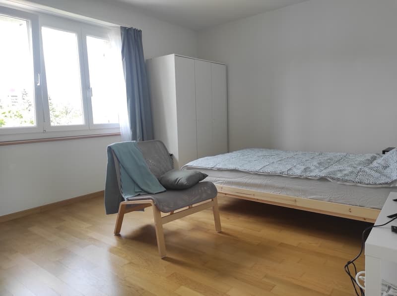 Charmantes Zimmer in einer Wohngemeinschaft. (2)
