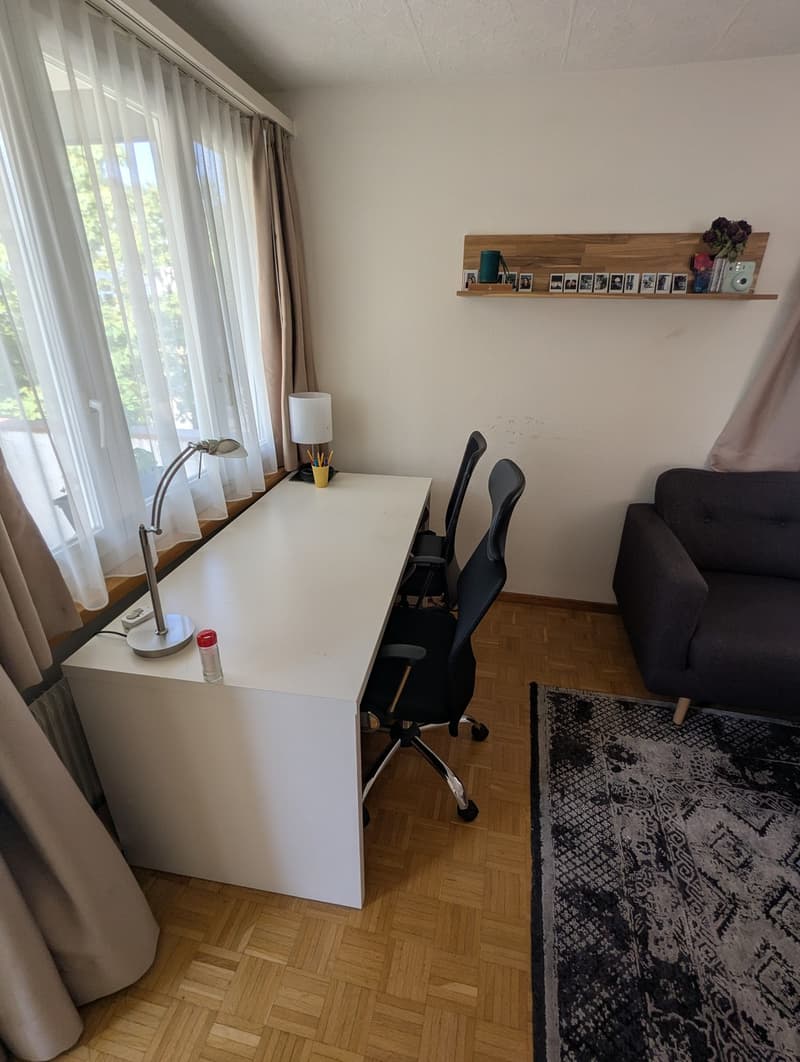 Massive desk